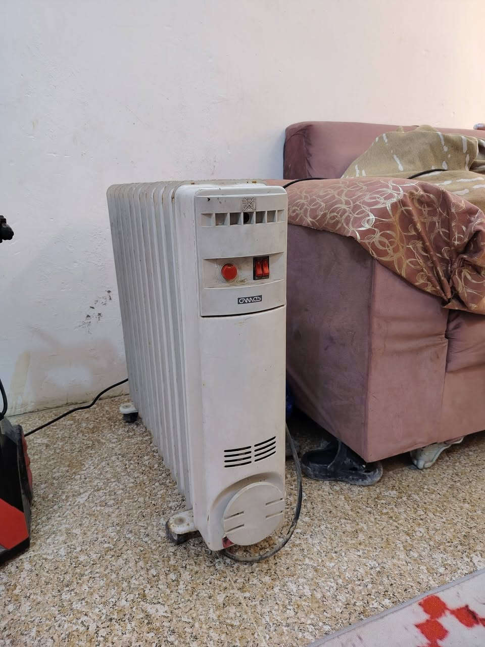 السلام عليكم أغراض مستعمله صوبه زيتيته السعر ٧٠والصوبه الكهربائيه ٤٥وفاره الغسل سعر مال باله السعر ٦٥ مكاني بغداد الشعب شارع الصحه ***********
