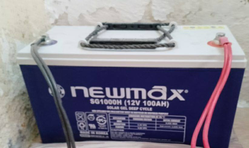 عاكسه وبطارية للبيع *********** واتساب
