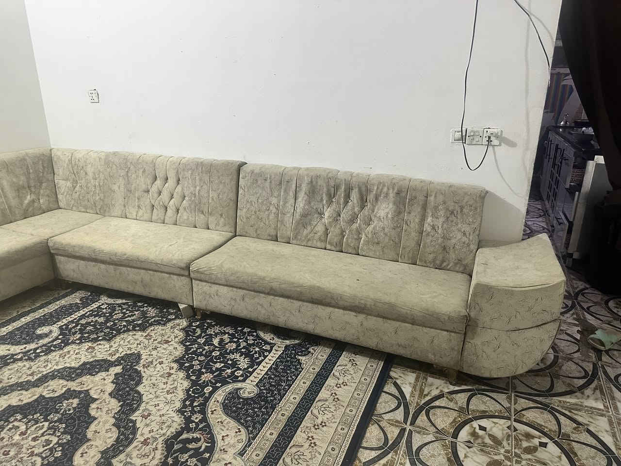 تخم ديوان سعره 180 عنوان كربلاء حي فارس 

‭0783 174 4367‬
