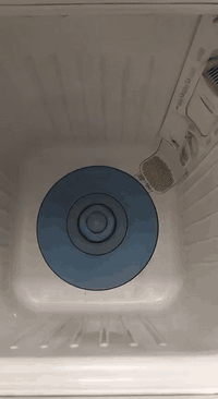 1)  للبيع: غسالة هيتاشي 12 كيلو (Hitachi Sparkle Beat) - نظافة وقوة أداء
غسالة بحالة ممتازة، من الماركات الرائدة "هيتاشي"، تتميز بحوض واسع جداً وقدرة تنظيف فائقة مع توفير في الطاقة والماء.
 المواصفات والمميزات:
الماركة: Hitachi (Sparkle Beat Eco).
الموديل: SF-P120LJ.
السعة: 12 كيلو جرام (مثالية للعائلات الكبيرة ولغسل البطانيات والمفارش).
لوحة التحكم: تدعم اللغتين العربية والإنجليزية (سهلة الاستخدام جداً).
البرامج: متعددة (غسيل عادي، جينز، صوف، بطانية، غسيل سريع، نقع).
توفير الطاقة: خاصية Eco لتوفير استهلاك الكهرباء والماء.
تجفيف إضافي: ميزة Air Jet Dry لتجفيف أسرع للملابس.
الحالة: نظيفة جداً كما موضح في الصور، وتعمل بكفاءة عالية.
 مميزات إضافية:
حوض ستانلس ستيل يحافظ على الملابس.
إمكانية التحكم في درجة حرارة الماء (حار/بارد).
خاصية تأخير التشغيل (Delay Timer).
 2) للبيع غسالة هيتاشي (حوضين) 7 كيلو - نظيفة جداً! 
الماركة: Hitachi الأصلية (معروفة بالتحمل).
الموديل: PS-97DJ بميزة High Speed Drying (تجفيف سريع).
الحالة: مستعملة ونظيفة جداً، الشغل مية مية (كما يظهر في الفيديو).
الميزات:
سعة غسيل كبيرة (7 كجم).
نظام Air Jet Dry لتنشيف الملابس بسرعة فائقة.
لوحة تحكم سهلة الاستخدام (عربي/إنجليزي).
جسم قوي ومقاوم للصدأ.
السعر على الخاص
***********
