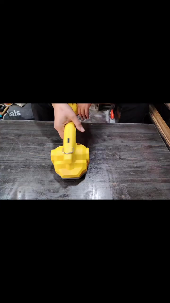 رجاجة سراميك فابريتر  ماركة تازاكة شحن
دبل بطارية مع شاحنة وحقيبة
متعددة السرعات فاليوم  بسعر فقط 75 الف يوجد توصيل لجميع المحافظات
للاستفسار التواصل على الخاص او الرقم ***********
