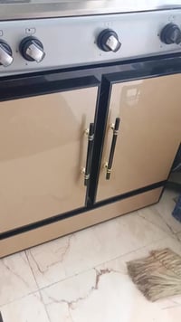 ميز وطباخ ١٠٠ شراي يتصل جامه الطباخ موجوده ٠٧٧٧٥٥٤٤٢٢٥