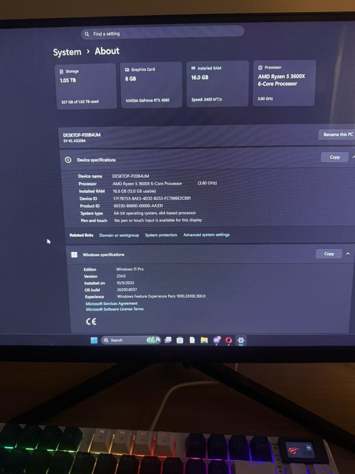 السلام عليكم 
Pc للبيع 
مرتبه وجاهزه مثل مواضحه كداكم الحاسبه استعمالها قليل الله شاهد ولو ما متوازي ما ابيع 
طبعاً الملحقات وياها كامله 
الكيبورد HAVIT Model : KB884L
الماوس Reddragon Model : WOKi M994
الشاشه HAVIT 200Hz
السماعه RAZER
ومواصفات الـPC ظاهره بالصوره كامله وواضحه 
 UPS (The Rock online) يو بي اس اونلاين 
للتواصل 
*********** فقط واتساب 🤍
