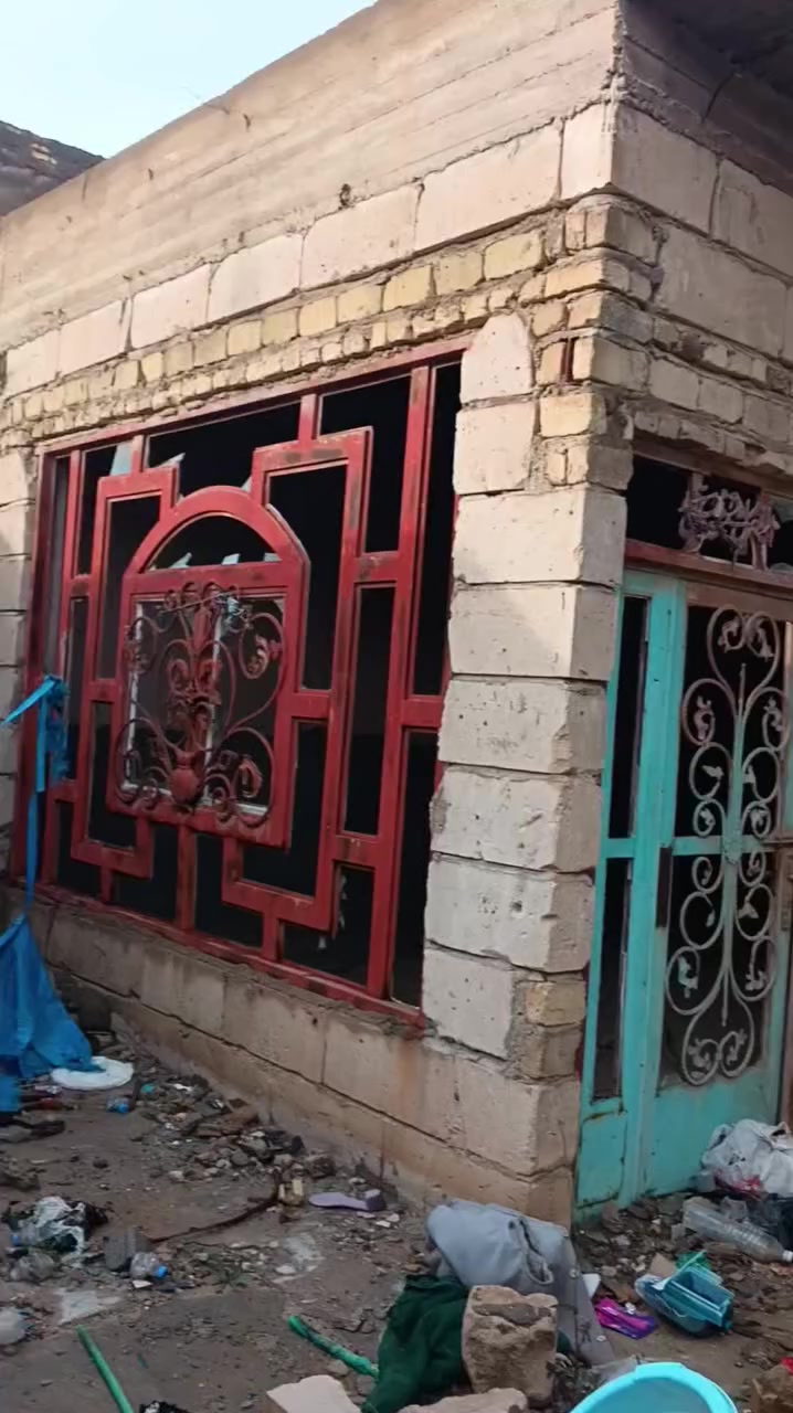 دار للبيع 150 متر
قريب على الاطفاء 
يحتاج الى ترميم 
سعره 41 وبي مجال 
اي استفسار يراسلوني على الخاص 
 واتصال على الرقم ***********
