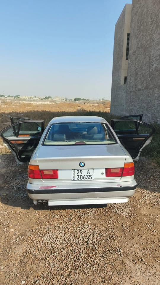 السلام عليكم bmw 525i فول اوتماتيك تبريد شغال عوزهة بس الصدر شويه تعبان موديل 1991 رقم واسط مشروع وطني السعر ٥٥ وبيهة مجال لشراي جماعت 45 لتوصل او مراوس شعندك نزل وانطي فرق الرقم ***********
