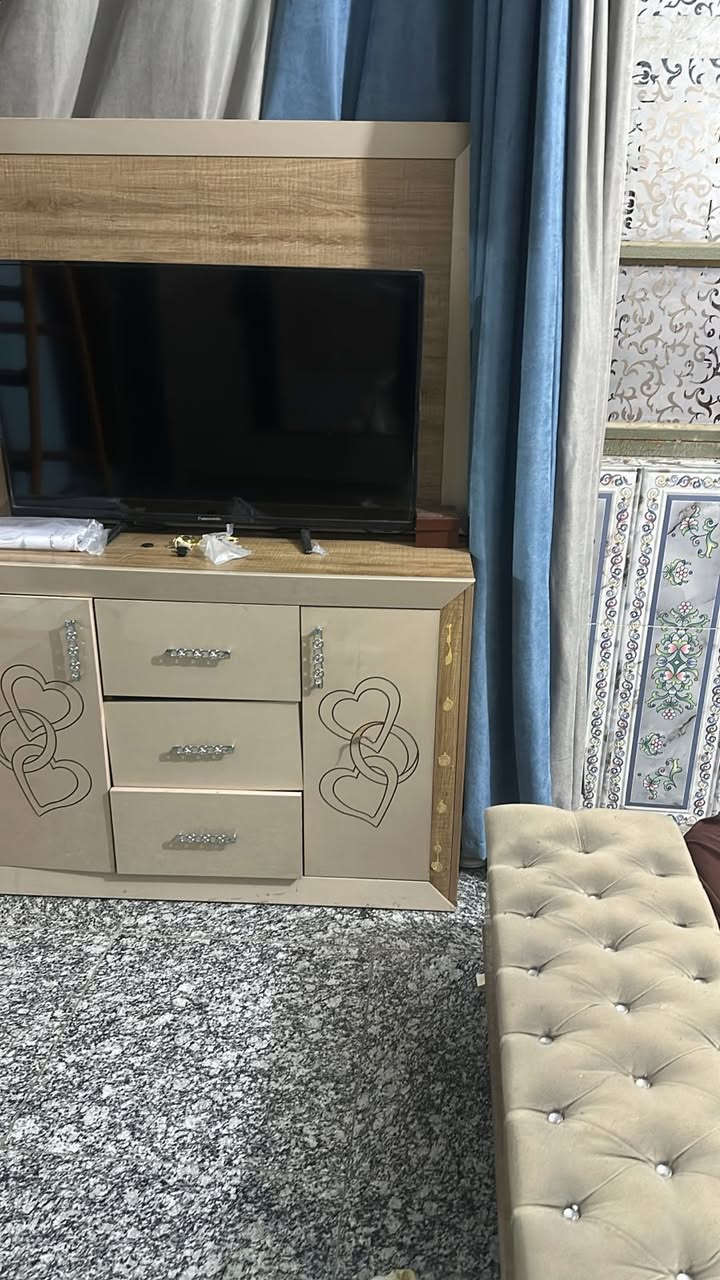 كنتور + ميز تواليت الكنتور زلغ ممزلوغ اذا عجبنك كل الهلا وهاذ رقمي ***********
