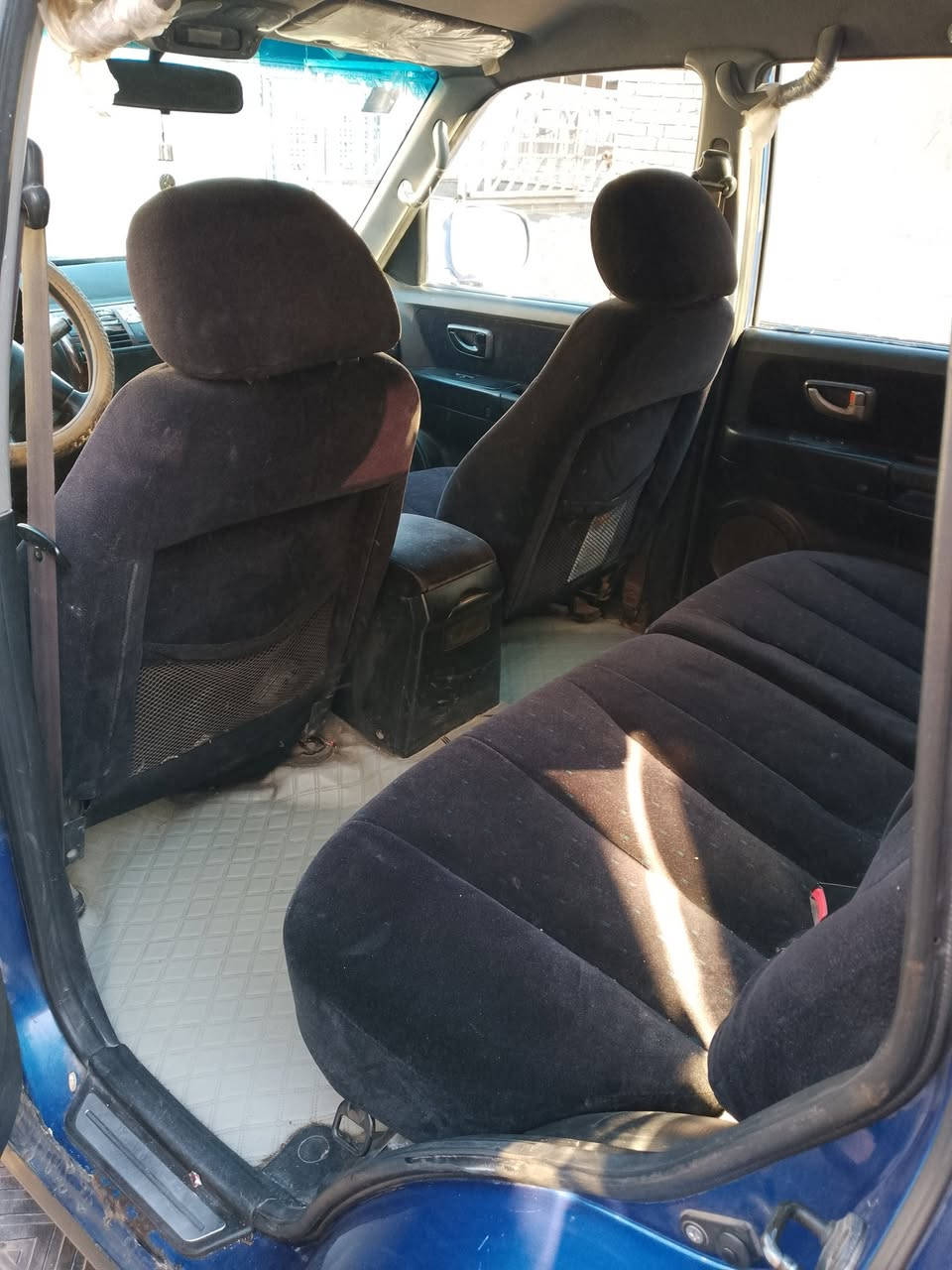 السلام عليكم سيارة هونداي تراكان موديل 2002مكفوله من الضربه والصبغ سياره جاهزه من كل شي رقم ميسان انكليزي بسمي مكاني بصره للاستفسار الاتصال على الرقم ***********السعر 75بيها مجال
