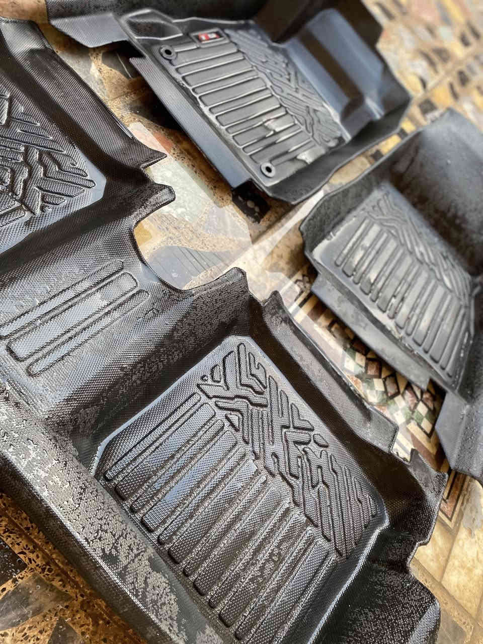 ارضيات حوضيه تصعد على الدوسه درجه اولى اصليات مال سني هندي ومصري مع فرشة صندوق اصلي سني حوضيه جديد غير مستعمل
السعر100الف
مكاني البنوك
الرقم ***********
