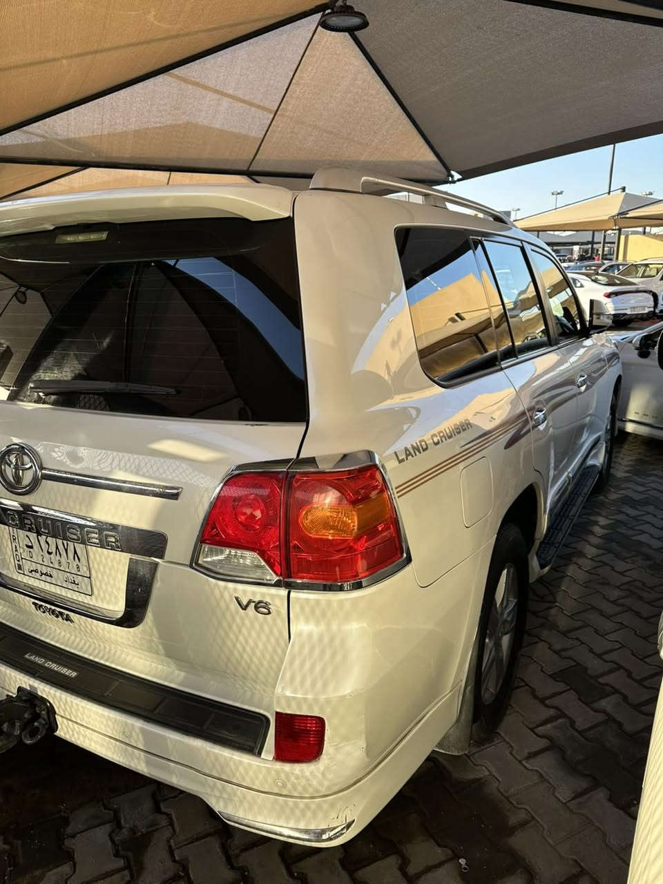 سلام عليكم
تويوتا لاندكروز
مديل 2013فطيم
فول موصفات 
سياره حلوه بااسمي
رقم بغداد
مكان سياره كربلاء
***********
