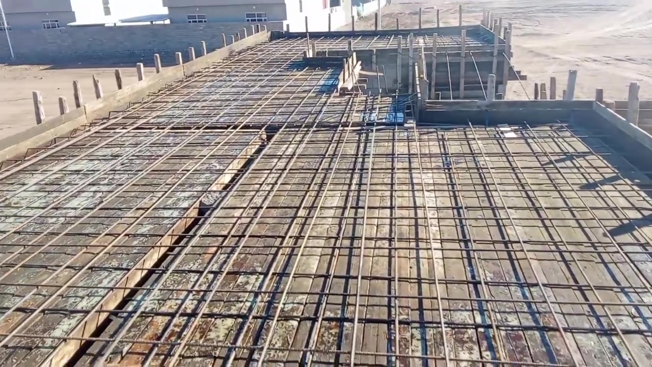 السلام عليكم من يحتاج مقاول بناء نقد او اقساط
نستلم ارض نسلم هيكل او مفتاح
وضمان جودة العمل تصميم حديثة بناء هيكل 
متوفر كوادر اختصاص بناء متواجدين اربعه 20 ساعه 
ملاحظه الشغل داخل  اقضيه نواحي موصل اسعار مناسب
اي سؤال اي استفسار بخدمتكم *********** 📞 
او واتساب ***********
