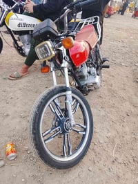 دراجتين سافان مديل 21 للبيع  5 كير نضافة خير من الله  الصفرة جاهزة كبل...