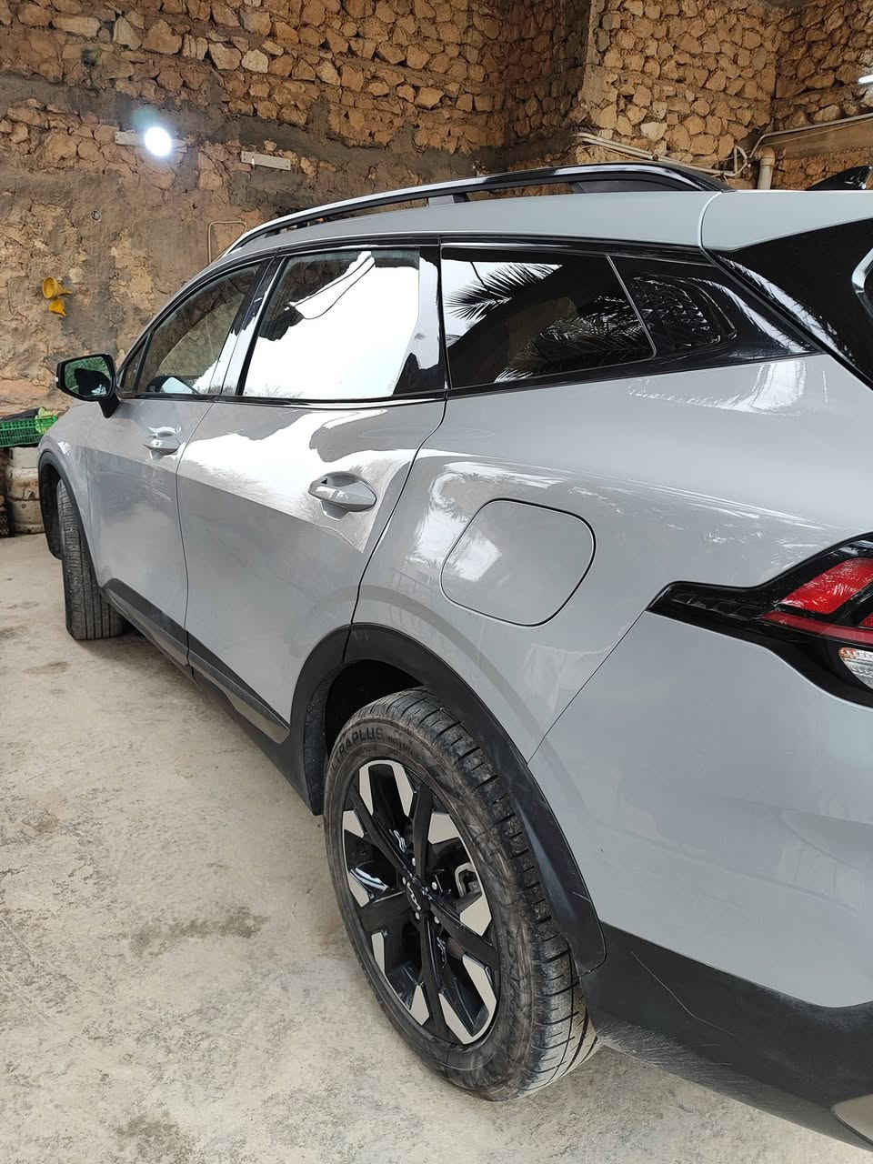 سبورتج Xline 2023 أعلى فئة 
وارد امريكي لون سمنتي  حادثها تبديل باب خلفي عكس السايق فقط مع تكحيل هلال الجاملغ الخلفي.

#عداد_الكيلو_متر : 25 ألف فقط 
رقم بغداد انكليزي تحويل ثاني يوم.

#المواصفات 
محرك 2500 GDI
بصمة تشغيل عن بعد
كشنات جلد كهرباء
رادار امامي وخلفي وجانبي
مودات قيادة 
فور ويل درايف 4x4
بانوراما 
حساسات خلفية
جنطة كهرباء 
السياره كلش حلوة وجديدة اي نقص ما بيها كاملة 100%  هزة جديدة والسنوية لسنة 2030 

#مكان_السيارة: الانبار حديثة 

#للتواصل: *********** يتوفر واتساب
