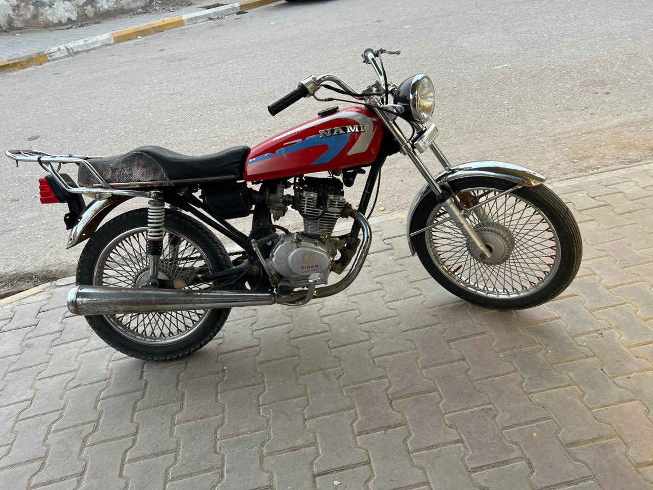 للبيع تايكر كلك دراجه نضيفه
مكفوله سرقه وعشائر مفتوحه بس ولفات 
لاتنقيص لاتبخير حلوه الدراجه عوزهه بس صفاحيات ودشبول السعر 400 وبيهه مجال جداً بسيط مكان الرميثه  اخوان اني مكلف بالنشر هاذه راعي الدراجه ***********
