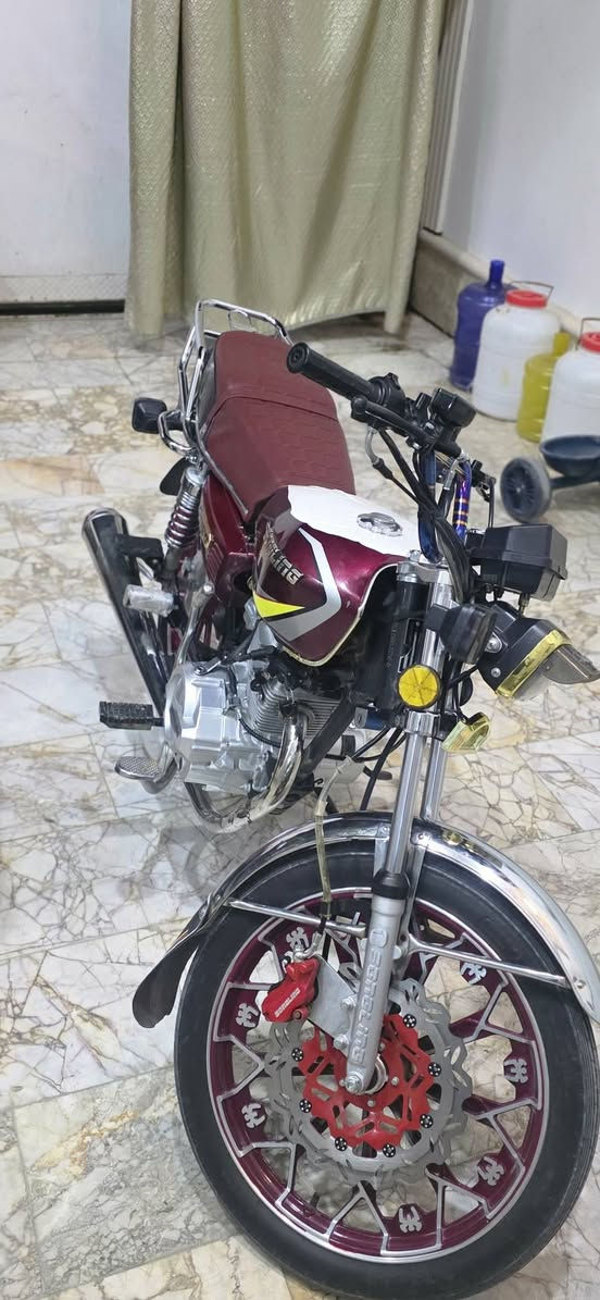 لسلام عليكم  سيفانه للبيع موديل2024 طالعه 2025 مكينه 200
مكينه  جديده الدراجه نضيفه جدا السعر 650 وبيهه مجال 

مكاني كربلاء الرقم    ***********    (أوراق سكنر
