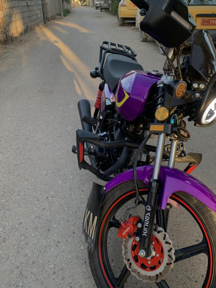 سلام عليكم شباب
دراجه سولنك ماكس وان احدث اصدار مال استخدام شخصي ممشتغله دلفري  الدراجه مكفوله كفاله عامه مكينه 200cc الدراجه شلعته تخبل  عليه اضافات فدراليات خلفيه وي البكلايت درع امامي مقاوم للصدمات. واقيات هواء ترحيب لكزز امامي شباب الدراجه مرتبه حيل ونضيفه مال جناي الشراي يتصل فدوه الموشراي لايتعبني  
هاذ رقمي
بي واتساب

‭0777 048 0918‬
