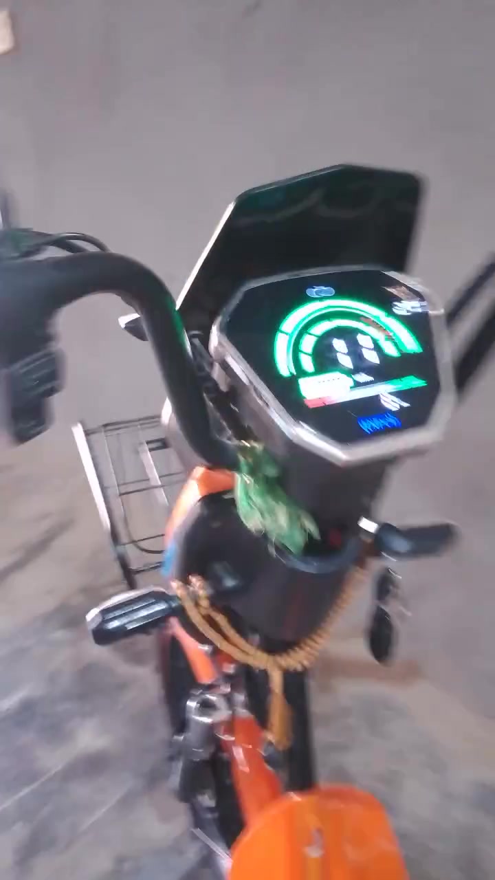 دراجه شحن البيع دراجه جديده ومستخدمه اسبوع فقط ونظيفه وكلشي ما مبدل بيهه السعر على الخاص رقم الهاتف *********** مكاني كربلاء  ,.
