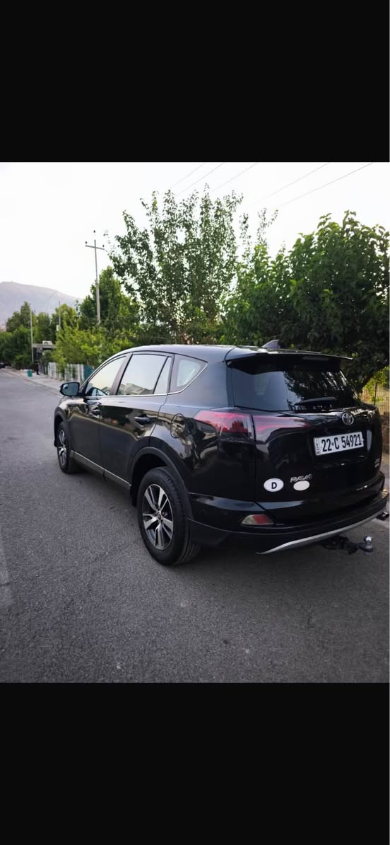 Rav4  2018   XLE
سەیارەکە زۆر خاوینە  و سلایت و دەبل اکسلە گێر ومەکینە و تەبرید بە شەرت ٧ وەرەقە غرامەی لەسەرە دوای معامەلە دەیگەرینمەوە سه نه وي تا ٢٠٢٩سەیارەکە  بەناوی خۆمە بەناو کردن بەشەرت دینار مەسرەفی تیدا نیە سەیارەکە مالی دؤسته سعري سعري١٥٥  كه مي مجال / *********** سوران, أربيل
