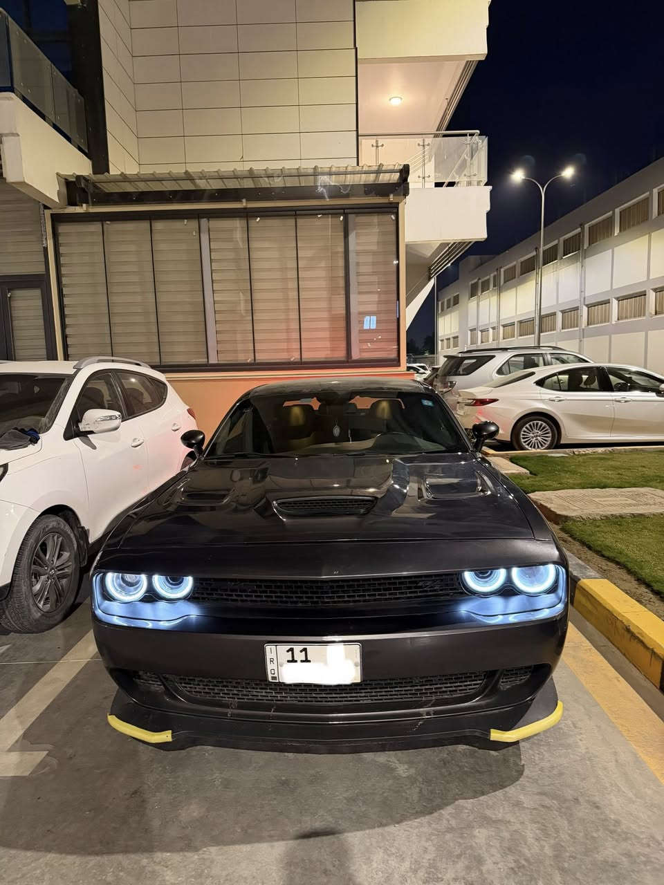 ( من انضف جالنجر با عراق )
جالنجر 2023 RT أمريكي حادث فقط البنيد وشويه من جاملغ ستوك با كامل 
السياره فوك ما تتخيل جديده بريحه الشركه ماشيه 21 الف 
محرك V8 5700 
رقمها بغداد باسمي عنواني المنصور با بوابه 
الرقم *********** 
سعر السياره 20 الف دولار بلااش بس محتاج ابيع
