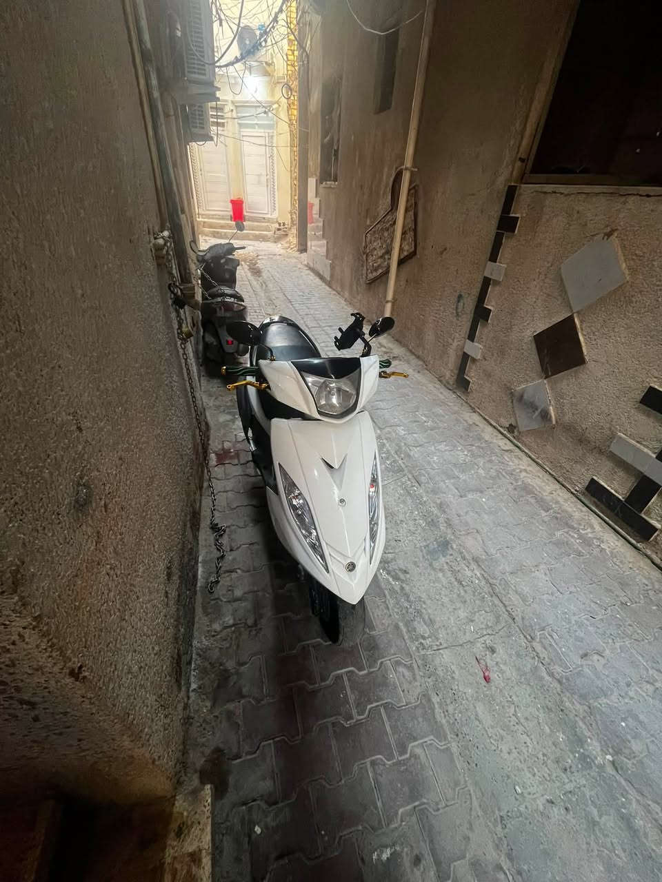 اسلام عليكم
دراجة جي تي ار لون ابيض دراجة خير من الله كلجات رياضي صالنصه رياضي فراك ابريك رياضي يدات بريك رياضي عضمات رياضي مرايات كاربون فايبر حقيقي  گلوب لد اربع الوان عالي وناصي اصفر وابيض ورماش ++ بيها ستتم سماعات سماعتين والكارت مالته شغال الدراجة ومع العلم قبق الاكلجات موجود كلشي كامل الدراجة خير من الله محتاجة فقط سايق يصعدها 

السعر ......(واحد و350) وبيها مجال للطيبين الدراجه متعوب عليها والدراجه مال جناي مو بياع وشراي للاستفسار  ع رقم الهاتف (*********** ) ومكان الدراجة بغداد باب الامعظم
