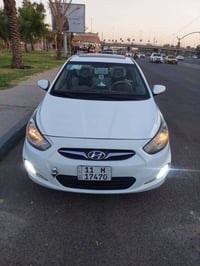اكسنت 2015 خليجيه...  فوووول موصفات...  السياره بيه صبغ بل البنيد اثر ...