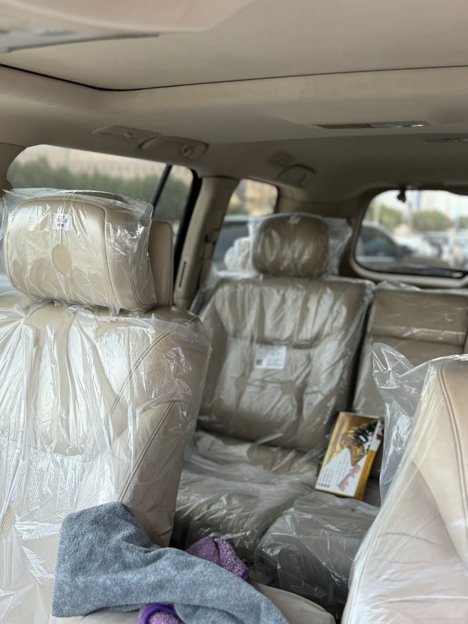 سلام عليكم لكزز للبيع كفاله عامه حته دعاميات ماشيه١٩٠ رقم أربيل سياره جاهزه لل اخير حداده تبريد تدفئه سياره حلوه وجديده وبيه بصمتين بلديات سعر سياره ٤٣٥ رقم تلفون ***********
