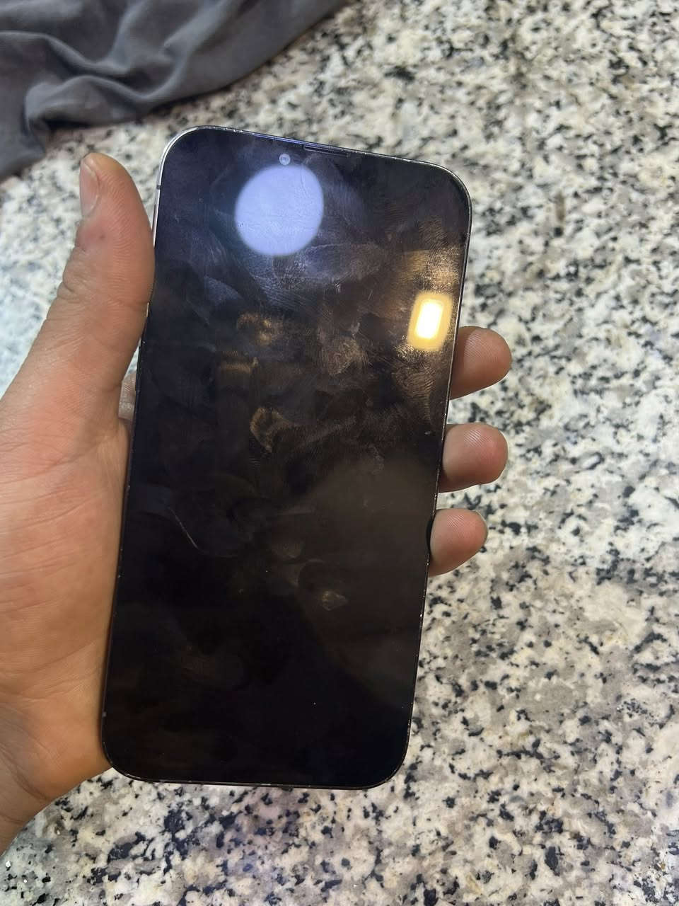 السلام عليكم ايفون 13 برو ماكس دبل سيم مبدل شاشه فقط الباقي بلادي بطاريه 85 ذاكره 256
السعر 500 وبي مجال حك جيتك ملاحضه دبل مو تكك ***********
