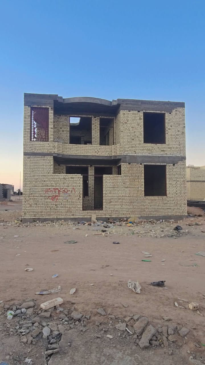 السلام عليكم هيكل ركن للبيع المساحه ١٠٠متر مربع طابو صرف بسمي مداور مباشر الطابق الاول يحتوي على مدخل استقبال صاله غرفة نوم مطبخ مجمع صحيات منورر
الطابق الثاني ٣ غرف نوم صاله مجمع صحيات شغل درجه
العنوان كربلاء حي الصحه قرب مجمع الوفاء قرب مجمع الغدير
السعر ١٠٥ وبيه مجال
اي استفسار على الرقم
***********
***********
