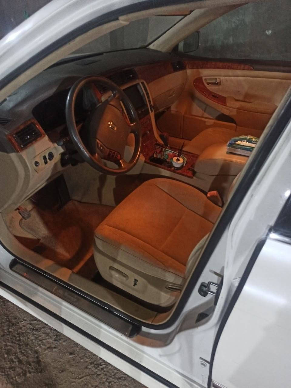 السلام عليكم شاهينة للبيع 
كصة قمارة فقط قمارة ادوات 
تحوير نجف فوك وجوه شرط كفالة تجي وتفحص
كفالة كير ومكينة وكهربائيات والله ربع ما تصرف عليها جاهزة 
يشهد الله حدادية جديدة توني كملتها الها كاملة
السيارة موديل 2005 خمسينية فول مواصفات عدا الفتحة
برده خلفيه بلاديه 
شاشة وكاميرا وكشنات كلها كهرباء 
 باتري جديد بالجيس 
وتايرات جدد الله شاهد توني مبدلهم ذاك الاسبوع وعندي الوصل
بيها كم ملاحظه بالكفر كلش بسيطات موضح بالصورة
ادوات بدون رقم مكان السيارة البصرة 
السعر 49 ورقة 
وموجود واتساب الشراي يتصل وأنه خادم ***********  
واذا ماعندك رصيد رمش وأنه اتصل عليك
