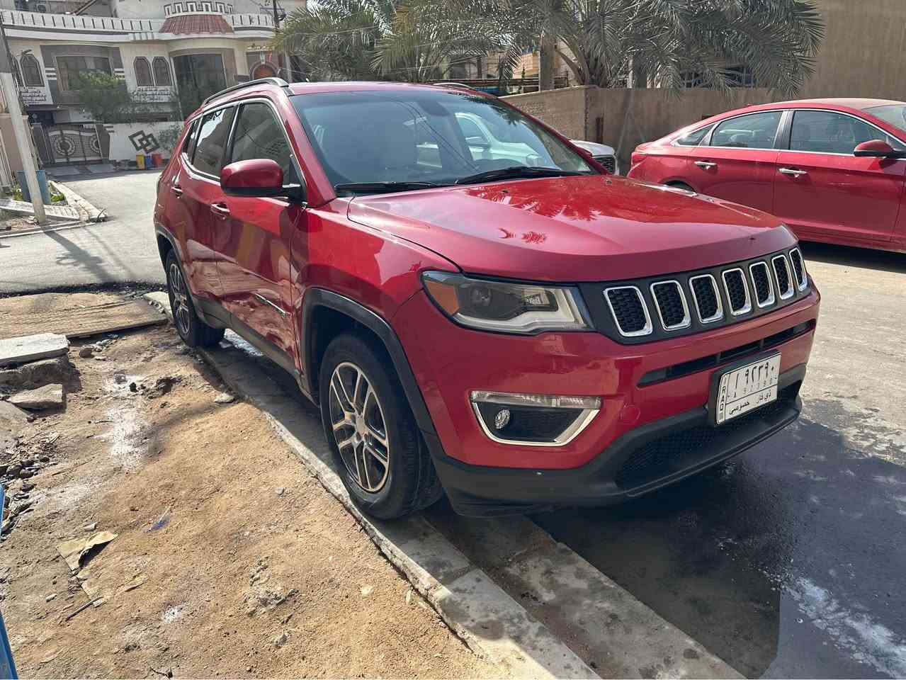 جيب كومباس 2018 وارد امريكي ضربه بنيد و جاملغ سطحية لا لغود ولا شواصي 
السياره فول الفول فتحتين ماشيه قليل 80 الف رقم ذي قار  حره السياره رايدهة ب 130 و بيهة مجاز  *********** البصرة, العراق
