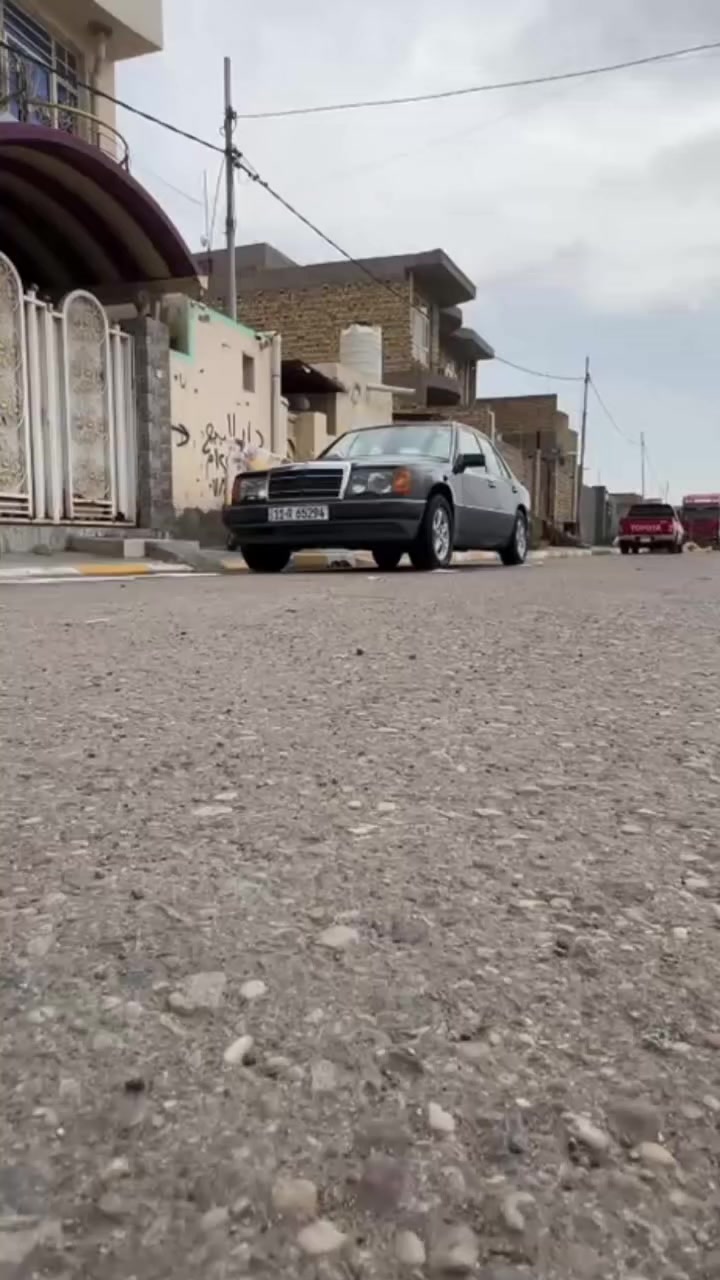 سياره مرسيدس موديل 1993
مكينه وكير بطه تبريد ويا سويج 
مكينه 2500 بطه 
سياره مكفوله 
دواخل جلد جدد سياره جديده حداديه فول 
سياره سعرها 60 ورقه واذا اكو مراوس براس تريله اراوس 
***********
‏‪***********‬‏
