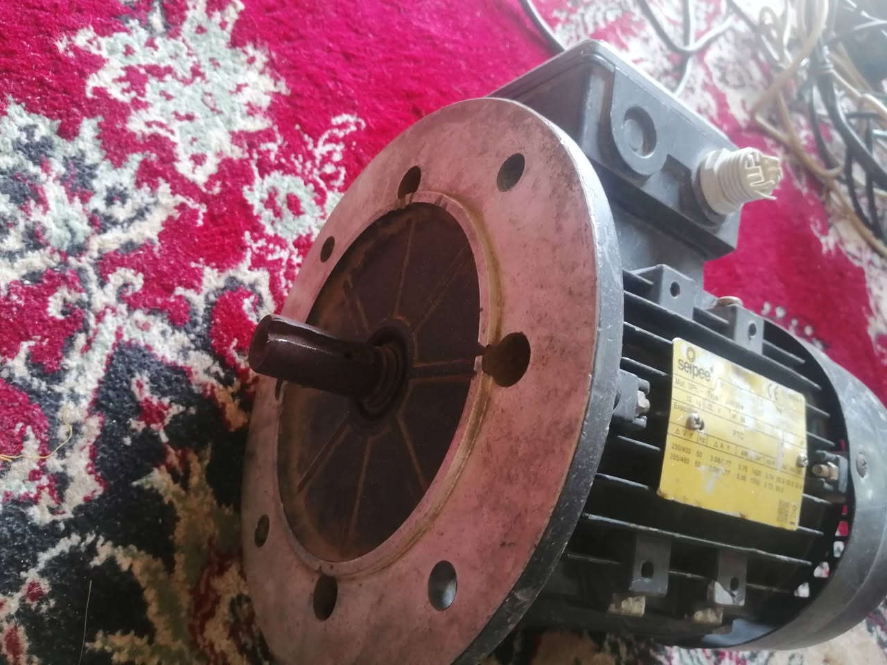 يا الله ماطور ثرب فيز للبيع شغال علفحص يرهم مال ماي يرهم للمكاين سريع كلش قوي مكاني نجف شارع المدينه رقمي *********** السعر 75 بي مجال للشراي @إشارة
