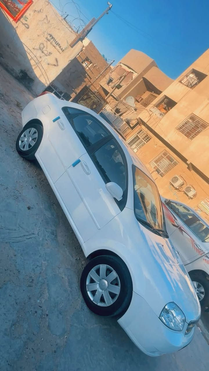 السلام عليكم ابتره مديل 2012 السياره نضيفه  قبل  اسبوع بدلتله تايرات السياره عل ايدي السياره بيه صبغ حزام وغير هاذا كفاله من كلشي ماشيه 160 السياره بسمي تحويل مباشر  سعر 93 الاستفسار عل الرقم *********** العنوان بغداد الكاظمية
