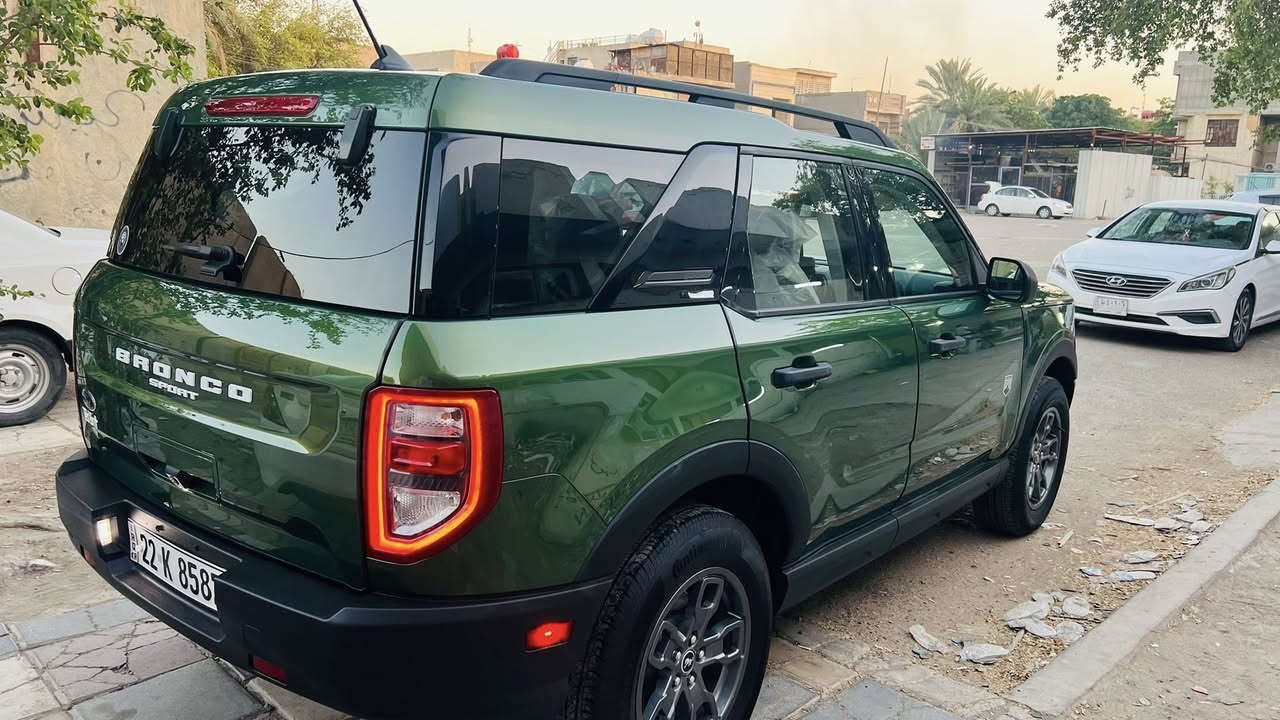 السلام عليكم
تنزيل سعر البيع ١٦٧ السيارة نظيفة وحادثها بسيط 

فورد برنكو سبورت 23 بيه مجال بسيط  او مراوس 

محرك1.5  توربو
سلندرv3( ٦ نوزل)
كير 8 نمر 
ويل كب كروم 
تحكمات ستيرن 
تحديد سرعه 
دفع رباعي دبل اكسل 
فئة big bend
تبريد قطعتين ثلج
تدفئة
حساسات خلفية 
كاميرا خلفية 
خمس مودات قيادة goat 🐐
 ايكو سبورت  نورمال رملي مطري
شاشة ابل كاربلاي
حساسات مري ومسار وستيرن 
جنطة كبيرة 
اوتو ستوب + اوتو هولد 
صندوك فتحتين
سايد بريك دكمة 
كير ماوس 
سياره بدون ايرباكات  تعديل  خشم البنيد وشوية من جاملغ مكان السيارة المشتل
— at ‎بغداد شارع فلسطين ساحة بيروت‎.


**إذا كنت صاحب هذا الإعلان وتريد حذفه لأي سبب، رجاءا أرسل رسالة إلى الدعم الفني**