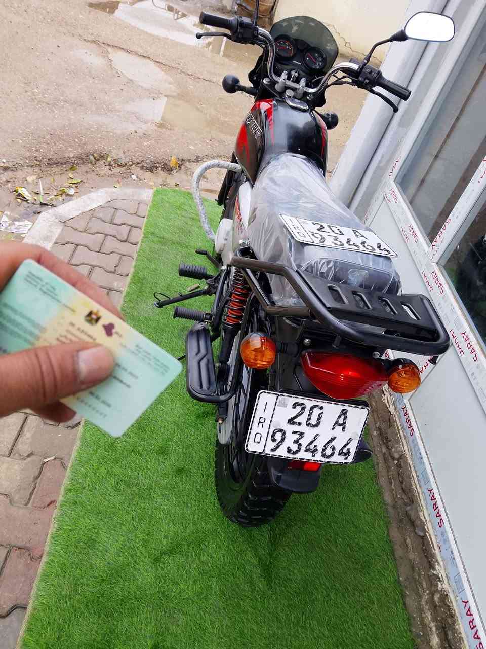 السلام عليكم ورحمه الله وبركاته دراجة نارية بوكسر موديل 23 نازلة بل 25 جبلي مرقم كامل انكليزي ديالى تحويل ثاني يوم إذ تريد كفالة عامة مكينة خير من الله مكاني ديالى خرنابات الشراي يتصل ويدلل ويتساب موجود تريد تتصل هم موجود *********** اخت زيرو
