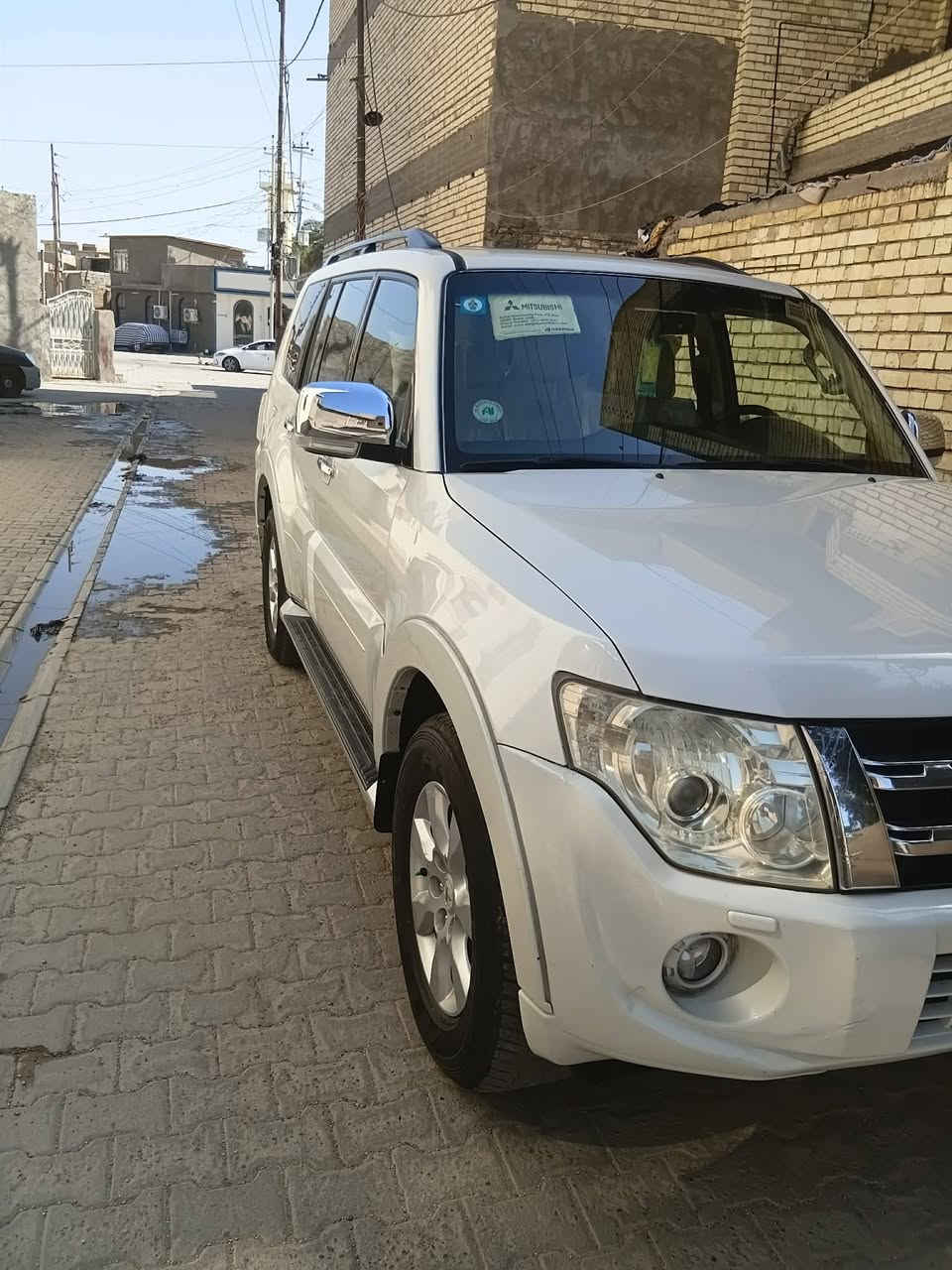 السلام عليكم باجيرو موديل 2014 حبتور محرك 6 سلندر 3500 كير محرك جديد  سياره مكفوله كفاله عامه ماشيه ١١٣
فتحة كشنات جلد حاكيه زراك لايت 
كشنات كهربائية شاشه حجم كبير ٧راكب دمام خلفي 
٣ قطع تبريد مري شفط دفع رباعي
٥ ويل ثلاجة مري شفط حساس خلفي
كامره خلفيه تخم تاير جديد
مع صدر خلفي امامي جديد رقم بغداد بسمي الجديد سياره كلش جديده السعر ١٦٧ اوبيها مجال ***********
