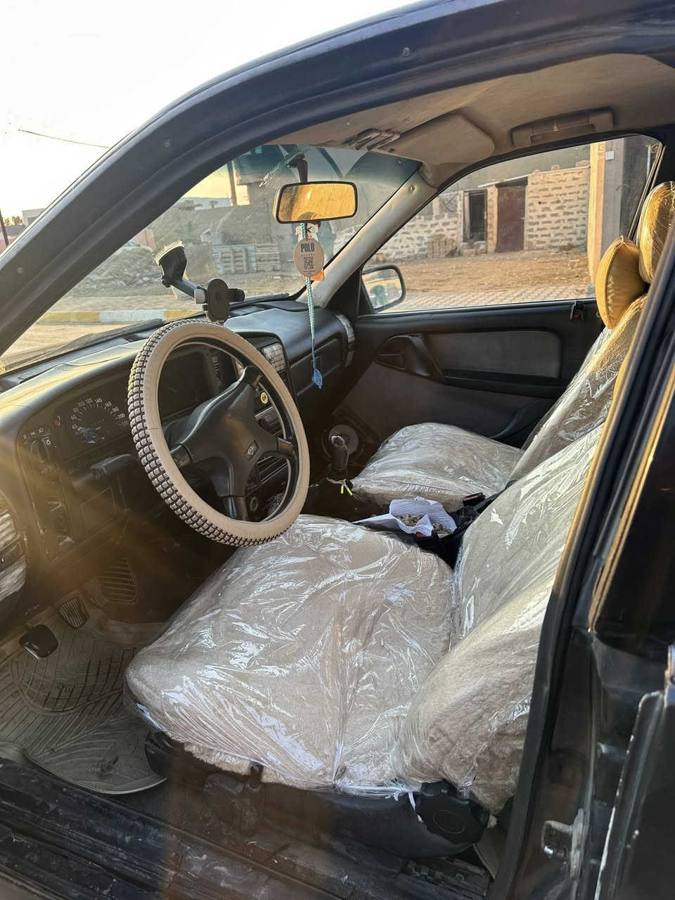 اوميكا للبيع فقط
موديل ١٩٩٢ 
لون اسود 
محرك 20
كير عادي 
سياره كاعده وحلوه مابيها نقص 
رقم كركوك شرط تحويل وغرامة سنوية جديدة لحد 2030
 بدون معجون باب خلفي سكن بيها شبر بارد سيارة صبغ جمالية فقط دفتر بانزين موجود
تختم تاير جديد  
بطارية جديد
داخل السيارة جديد
سعرها 40ورقه مجال بسيط 
موجوده سياره في كركوك ليلان
***********
