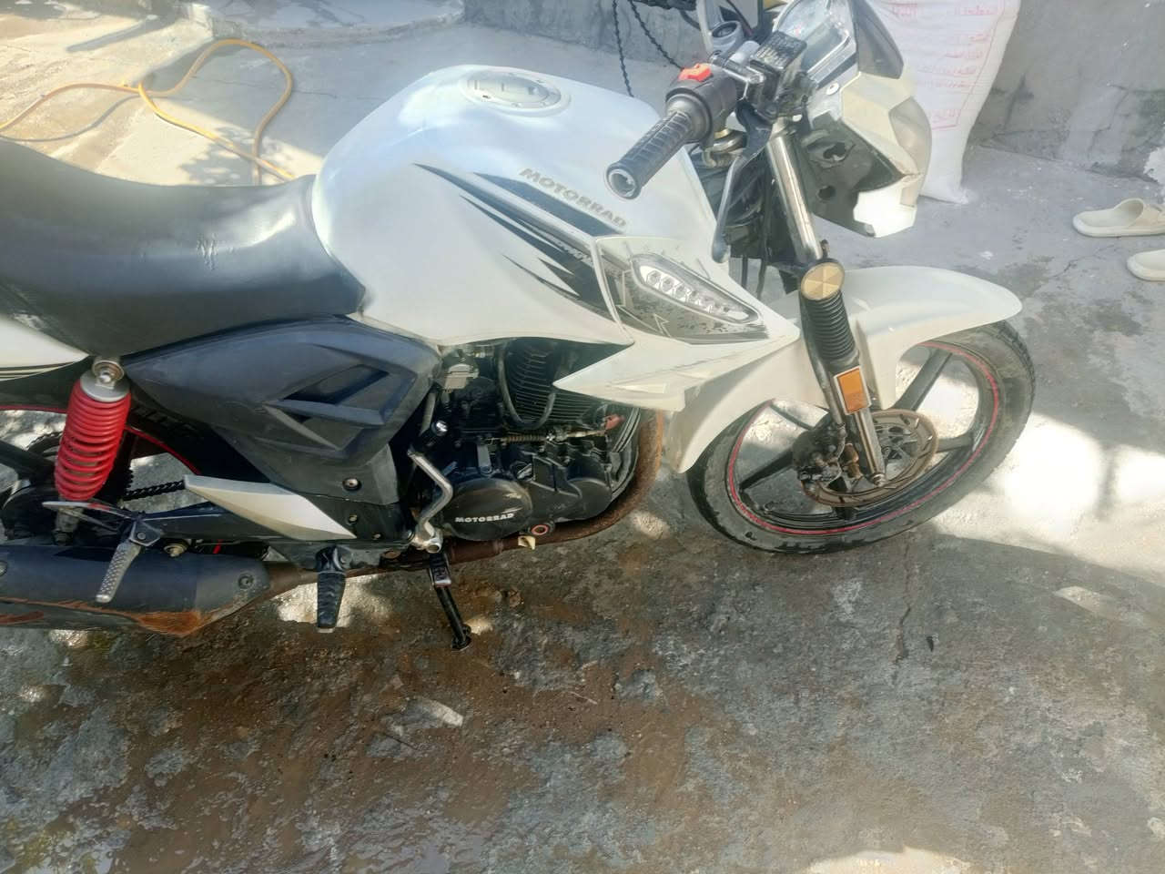 دراجه للبيع اوراق اصولي المكان حله سياحي قرب المحطة بطح صيني ***********
