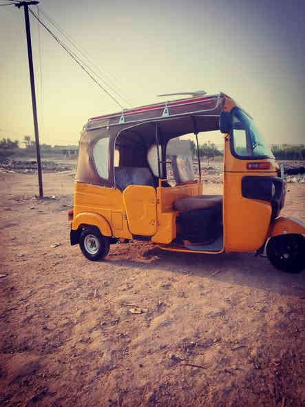 سلام عليكم تكتك البيع نضيفه وحلوه موديل 2022 رايده 9اله ربع وبيه مجال تحويل ثاني يوم ومكانه بغداد المدائن قرب جامع سيد علي وهاذ رقمي *********** المو مو شراي لا يتعبنه تكتك حله من صور
