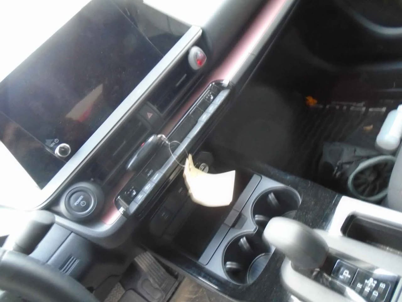 بريوس هايبرد وكهرباء وبنزين حادثه موجود بصور رقم بغداد ب١٧٠ موقع بغداد دوره ***********
