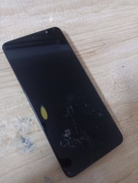 بوكو X6 برو • ٥١٢ جيجا • شاشة مكسورة