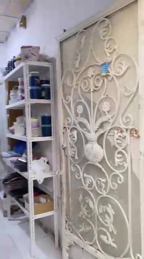 البيت على شارع قطعه مربعه مساحته 130 128 بي  فضله مساحته بل طابو 99  العنوان القبله السوق الكبير بمستوصف التسوق الكبير الشارع تاخذه النهايته كأنك رايح للاستراتيجي البيت على شارع
البيت كدامه  الحواسم  الحواسم كلهم عليهم ازاله  
بس ينشالون يصير وجهك منك علئ  للاستراتيجي كبل علئ الساحات البيت الكدام راح تصير حدائق والي بضهر وزعوهن للنفط  البيت قريب علئ جذع النخله
البيت على شارع قطعه مربعه مساحته 130 128 بي  فضله مساحته بل طابو 99  العنوان القبله السوق الكبير بمستوصف التسوق الكبير الشارع تاخذه النهايته كأنك رايح للاستراتيجي البيت على شارع لبيت عوزه سياج فوك هم واتساب او ع شريحه للستفسار ***********

