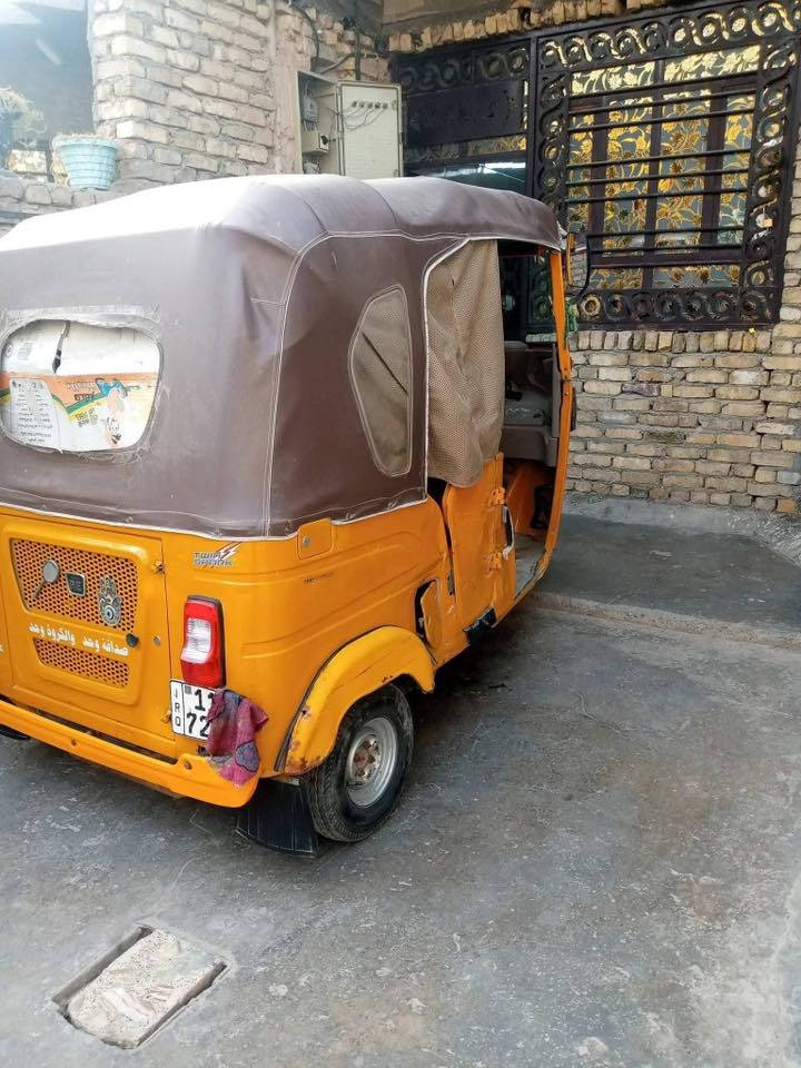 السلام عليكم
تكتك موديل ٢١ خير من الله 
بيها ضربه من الصفحه خفيفه 
كما موضح بالصورة 
مكينة مبدل بيها زنجيل فقط خير من الله 
رقم وسنوية تحويل ثاني يوم رقم انگليزي 
السعر ٦٥٠٠ وبيها مجال حگ الجيه 
للأستفسار ***********
