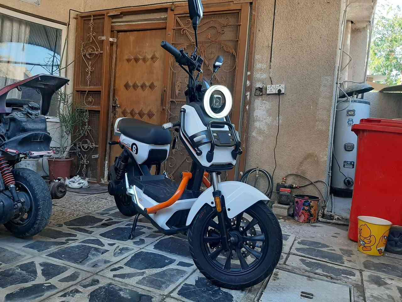 السلام عليكم
دراجة شحن البيع بطاريه ليثيوم 64 فولت موديل 2024 ب٦٠٠ وبيها مجال مكاني


**إذا كنت صاحب هذا الإعلان وتريد حذفه لأي سبب، رجاءا أرسل رسالة إلى الدعم الفني**