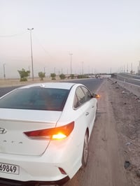 سوناتا موديل 18بيها تقشير بصبغ  وارد  بيها مكانات صبغ بدون ضربه سبب تق...