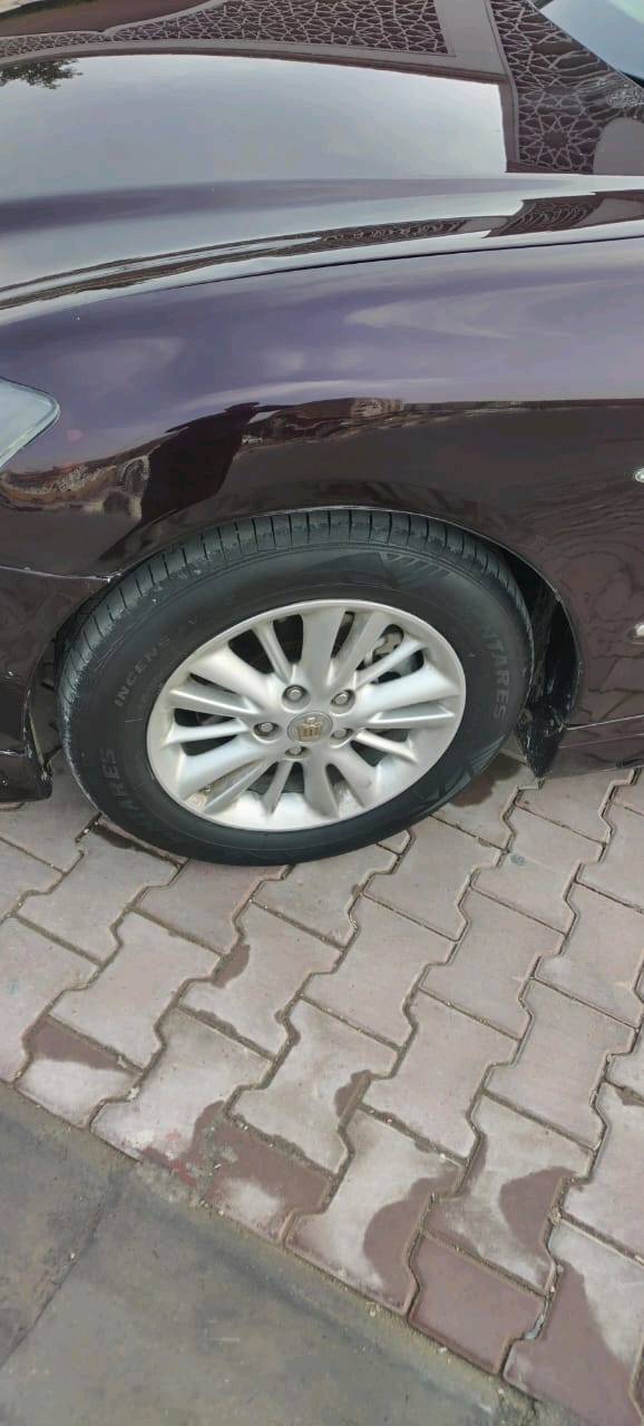 السلام عليكم  اليوم المميز يمنه الحلال للبيع
تيوتا كراون ( شاهينه) رويال لون كرزي 
مديل (2004) رقم كركوك انكليزي بسمي شخصي سنويه جديده ال 30 هزه جديده دخول جديده قرار 48 تسجيل جديد مداور ثاني يوم السعر سياره 148 ورقه وبي مجال للشري رجاءن لحد يكسر بيه سياره متعوب عليه كلش وبل عافيه عل ياخذه الله يمهله بيه 
السياره كفاله عامه من الضربه وكص ونقل كفاله عامه 
شاصي 82 المرغوب تبريد 3قطع السيارة رياضي اصل بصمه رصاصي 5 بصمات محرك وكير بل جيس كفاله حداديه جديده تخم تاير ويلاه جدد 
داخل بيجي ملكه 
3دكم اصل 
كشنات كهرباي بل كامل 
سياره ثلاجه 
جام اتو برده خلفي 
برده صفح بلاد 
هير مري ترحيب 
عداد 260 مال ايسر بلادي اشاير ايسر تحوير نجف 
استيرن كهرباء 
نضام( VSC)+TRC مانع انزلاق ABS 
نضام ECO
نضام صوتي دمام
6اقراص بلوتوث 
فول بطن ماعده فتحه فقط فول ومكفول سياره مكاني نجف ***********
*********** واتساب 