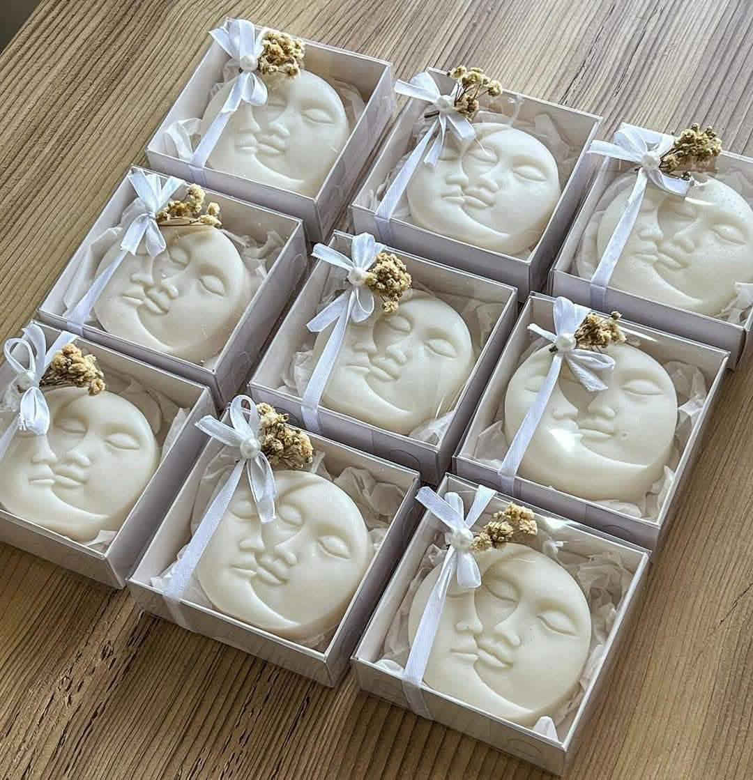 يتوفر جميع الأشكال والالوان  الشموع المعطر حسب طلب
يوجد خدمه توصيل


**إذا كنت صاحب هذا الإعلان وتريد حذفه لأي سبب، رجاءا أرسل رسالة إلى الدعم الفني**