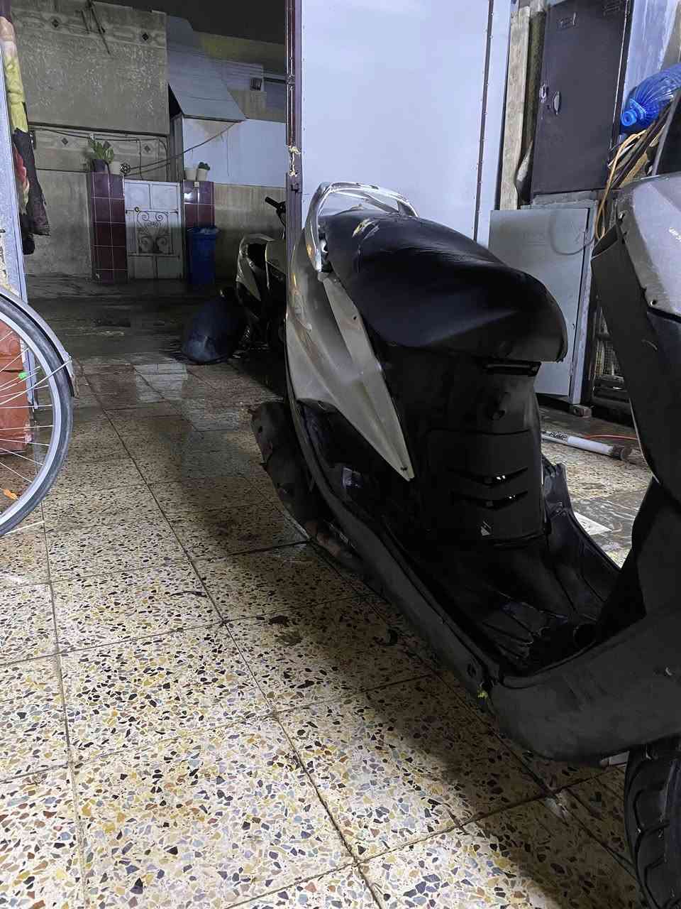 السلام عليكم دراجه ماكس 140 البيع دراجه حلوه ونضيفه شغاله سلف وهندر نقص باتري مكينه ناعمه شلعه ومعدل كفرات بلاديه مكينه بلاديه 
مكاني الغزاليه سعر250اوبيهة مجال رقم***********
