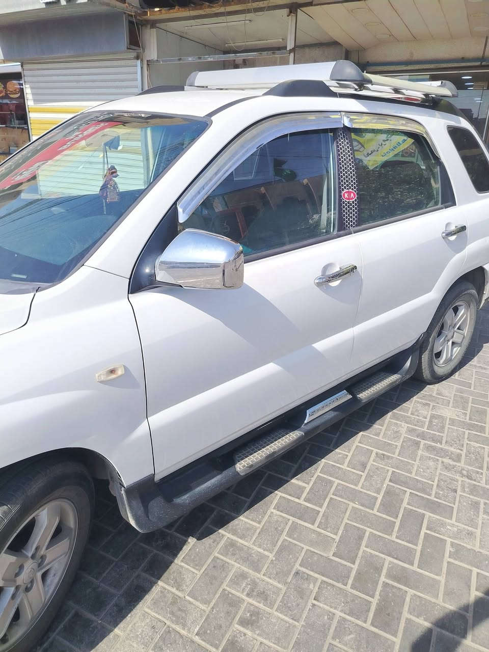 السلام عليكم كيا سبورتج ٢٠٠٩ ٦سلندر للبيع مابيها ضربة بس بدلت بنيد وجاملغ للجمالية السيارة عارضاها ب١١٠$وبيها مجال العنوان بغداد حي العامل***********
