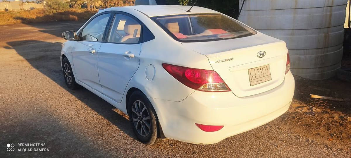 بعد التحية
 للمراوس بتكسي فقط اكسنت موديل 14 خليجي محرك سونار مرفق بالمنشور مكان السيارة السماوة 
السعر 82
للاستفسار واتساب ***********
