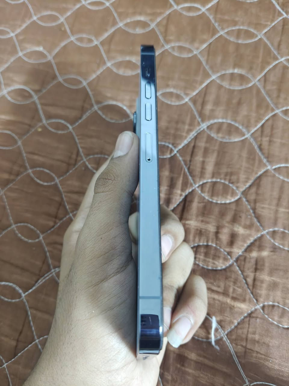 iphone 13 Pro Max 👇
للمراوس ب اندرويد فلاكشيب نفس السعر 💥
ذاكره 256 
بطاريه 87٪
 نضافه 100‎%
مامفتوح
 زلغ مابي هو والجديد سوه  
لونه بحري 
وتر بروف يعني كلشي ممبدل بي
فيس ايدي شغال
بدون كارتونه
ويا شاحنه اصليه وكفر
للمراوس فقط💥💥
مكاني نجف كوفه 
توصيل متوفر 💥
***********واتساب
متوفر واتساب و فيسبوك
